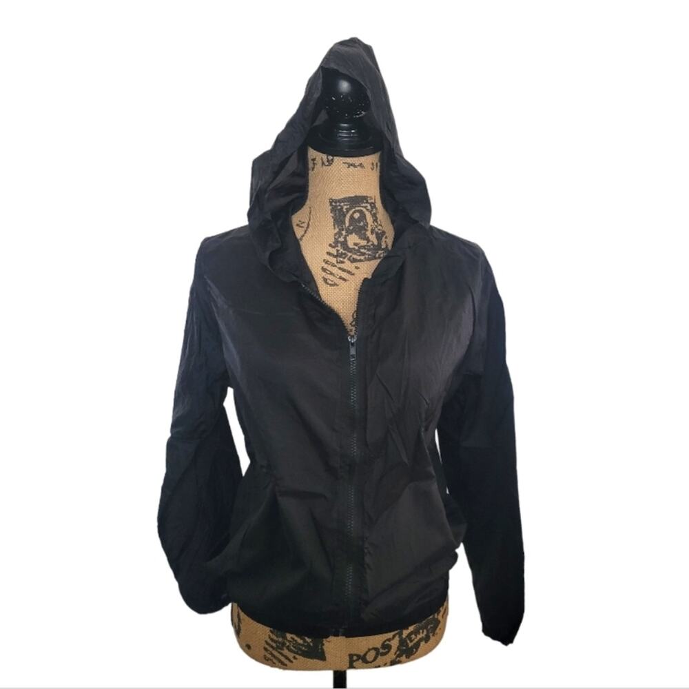 Small Brandy Melville black hoodie zip-up windbreaker, super lightweight